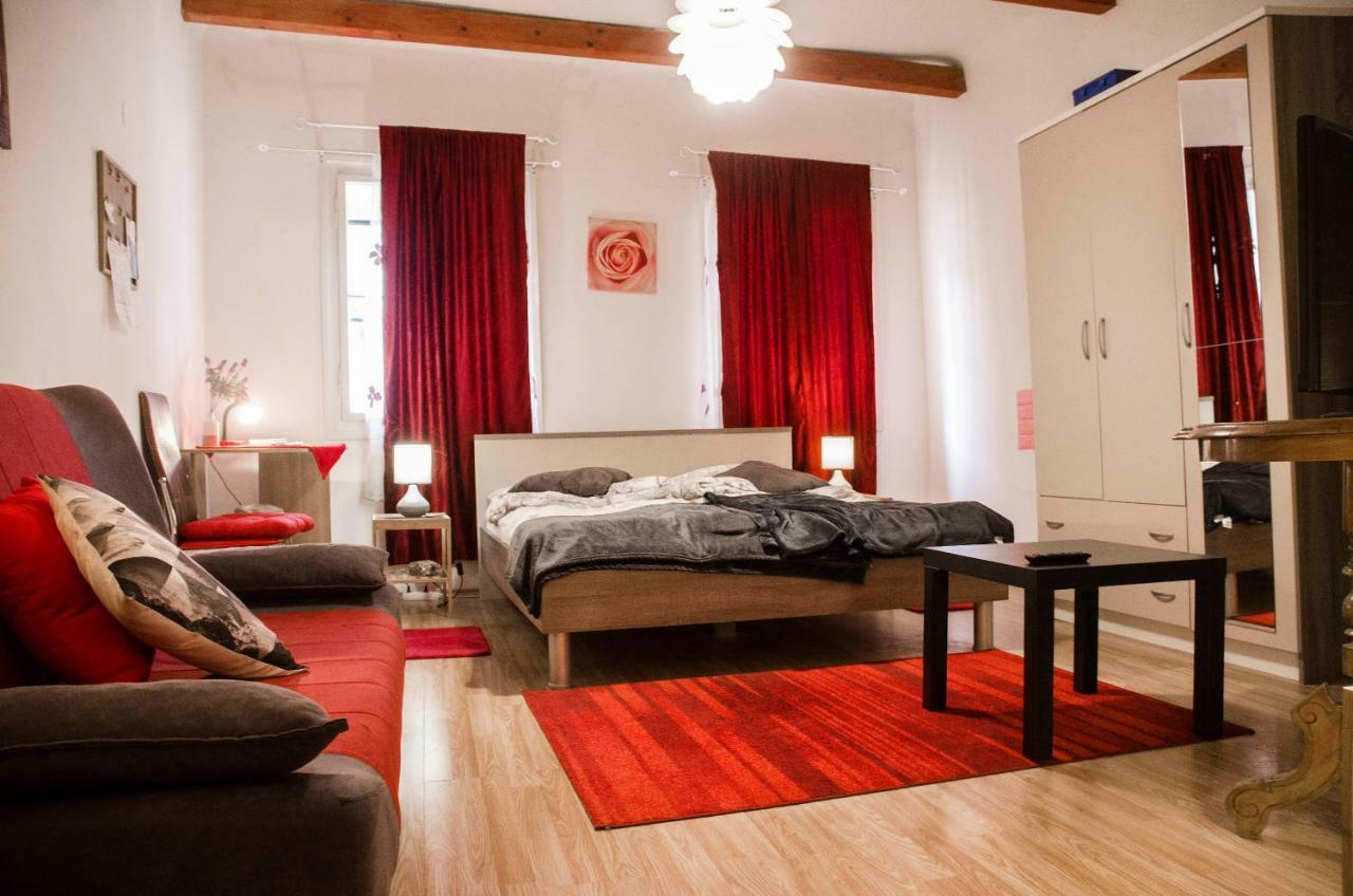 Rooms And Apartment Veral-Ka Karlovac Ngoại thất bức ảnh