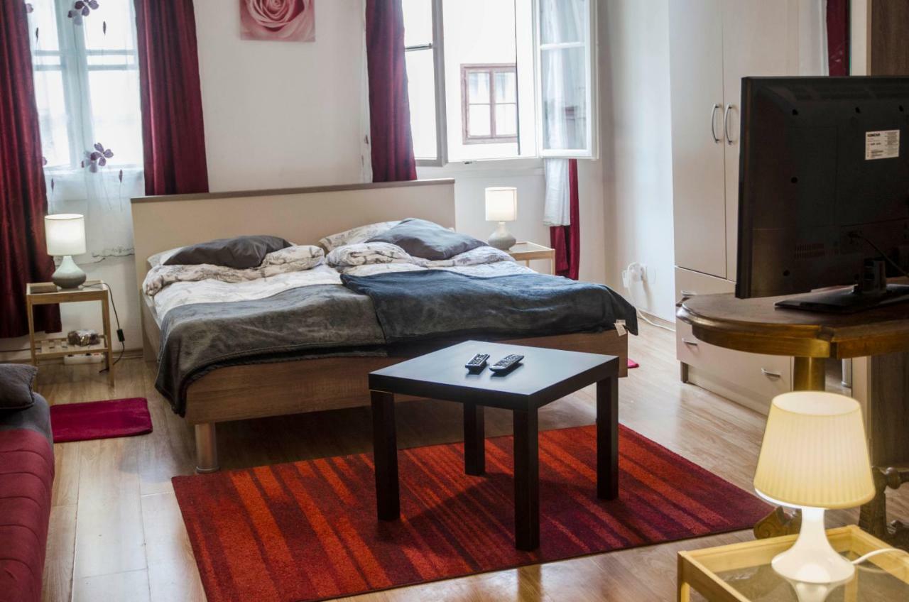 Rooms And Apartment Veral-Ka Karlovac Ngoại thất bức ảnh